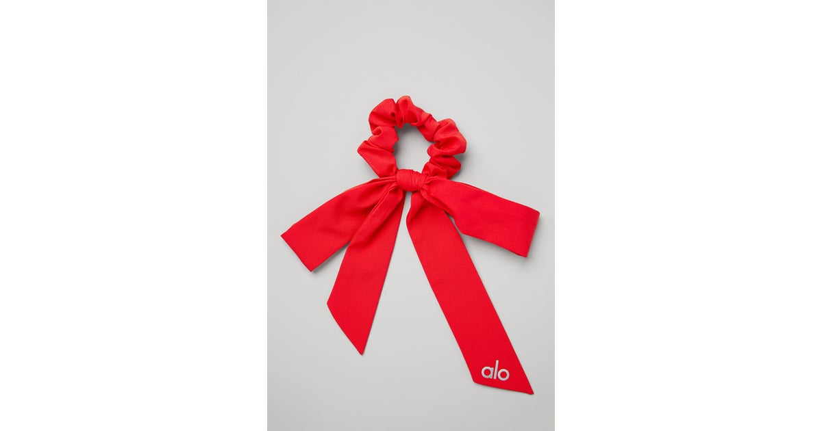 Track Alo Love Knots Tie Scrunchie - Red Hot Summer at Alo Yoga