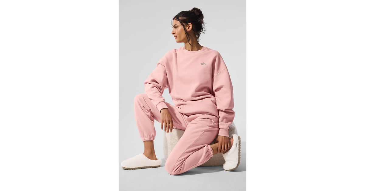 Track Alo Accolade Crew Neck Pullover - Pink Quartz - S at Alo Yoga