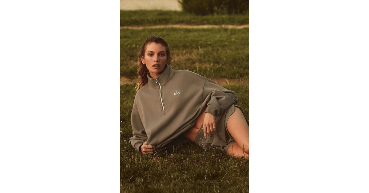 Track Alo Accolade 1/4 Zip Pullover - Light Cocoa - Xs at Alo Yoga