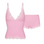 Track Stock of Skims Fits Everybody Lace Triangle Cami And Boy Short Set - Bubble Gum Tonal - Xs