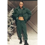 Track Stock of Alo Accolade Sweatpant - Clover Green - L