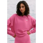 Track Stock of Alo Accolade Crew Neck Pullover - Paradise Pink - 2 Xl - Regular