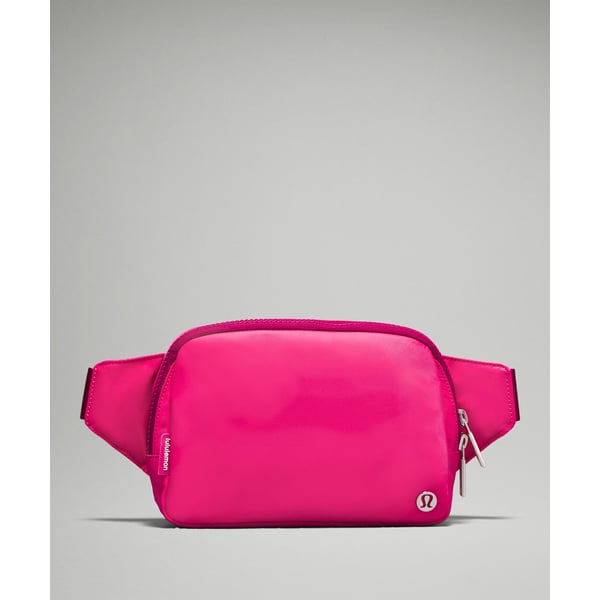 Track Everywhere Belt Bag Large 2L - Raspberry Coulis/Wild Berry - ONE SIZE  at Lululemon